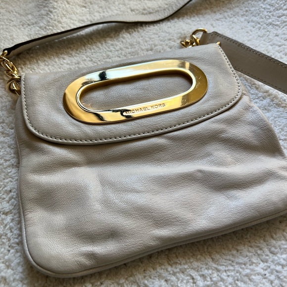 Michael Kors Off White Leather Cut Out Flap Shoulder Bag - Picture 7 of 14